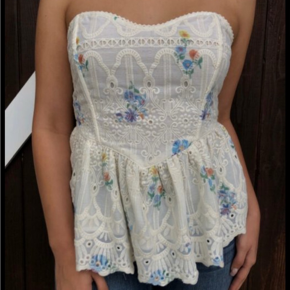 QuietStorm Jodie Strapless Embroidered Top with Sweetheart Neckline in Floral - Picture 3 of 10